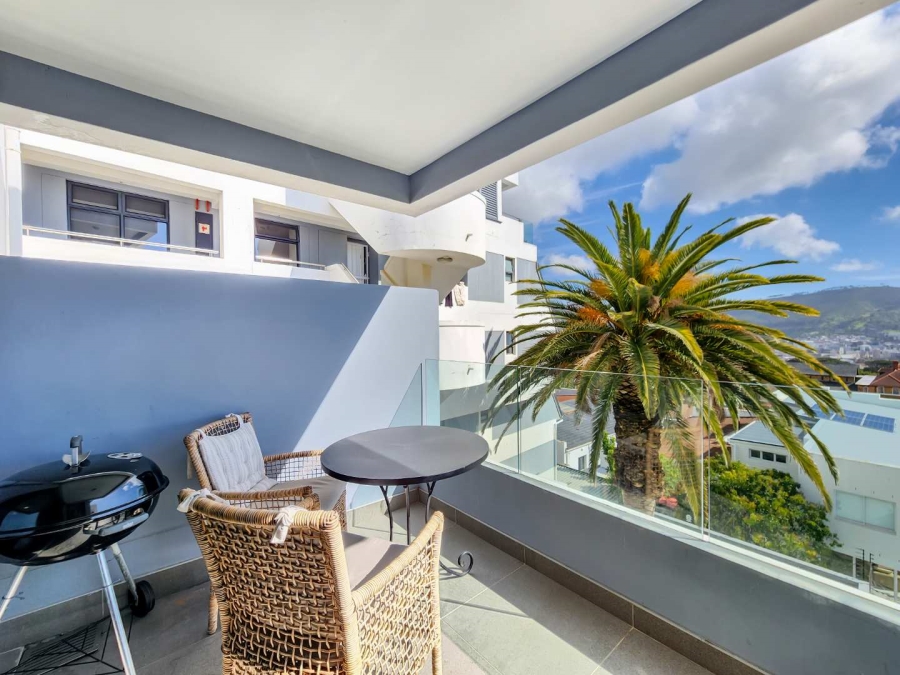 2 Bedroom Property for Sale in Vredehoek Western Cape